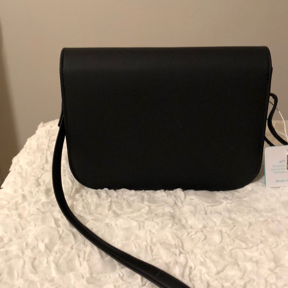 Adorable Mermies purse. - Picture 3 of 5